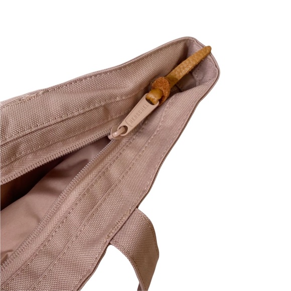 NWT Herschel Supply Co. Mica Tote Bag in Ash Rose One Size - Picture 10 of 12